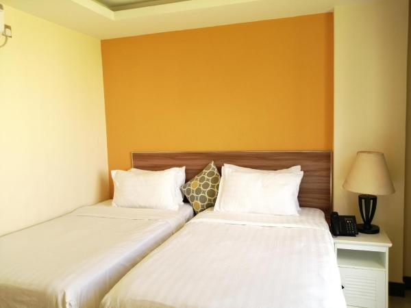 The Grand View : photo 7 de la chambre chambre lits jumeaux - vue sur ville