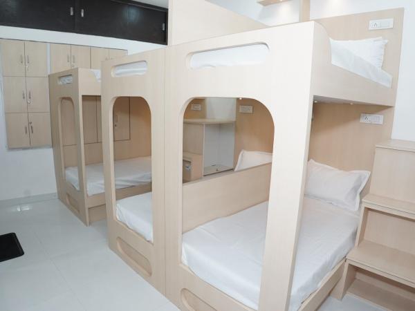 Shri Govindam Hotel : photo 1 de la chambre dortoir mixte de 8 lits 
