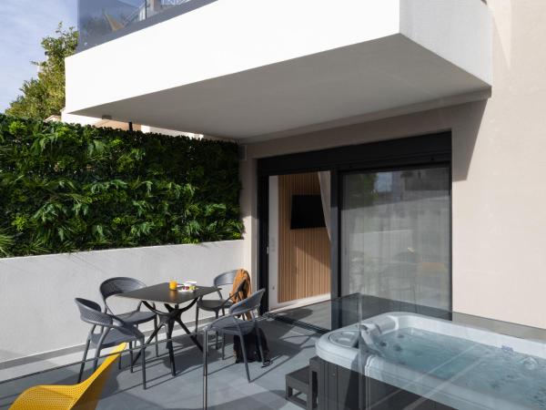 LUX&EASY Athens Metro Suites : photo 10 de la chambre suite 1 chambre avec jacuzzi