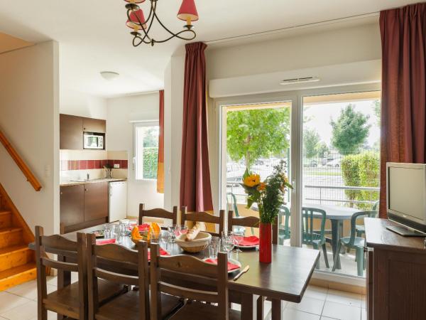 Lagrange Vacances Le Clos des Vignes : photo 2 de la chambre maisonnette duplex (4-6 adultes)
