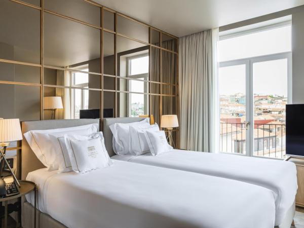 Casa da Companhia, Vignette Collection, an IHG Hotel : photo 3 de la chambre chambre lits jumeaux premium avec balcon - vue sur cathédrale
