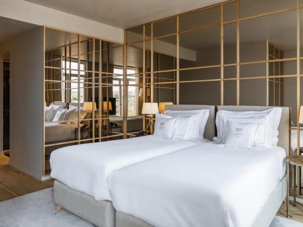 Casa da Companhia, Vignette Collection, an IHG Hotel : photo 2 de la chambre chambre lits jumeaux premium avec balcon - vue sur cathédrale