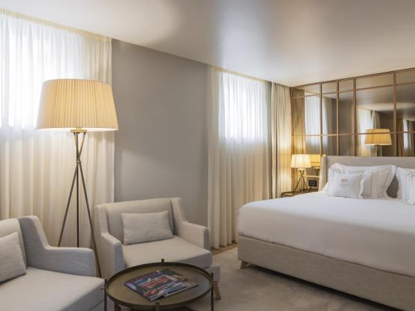 Casa da Companhia, Vignette Collection, an IHG Hotel : photo 2 de la chambre suite lit king-size avec balcon - vue sur cathédrale
