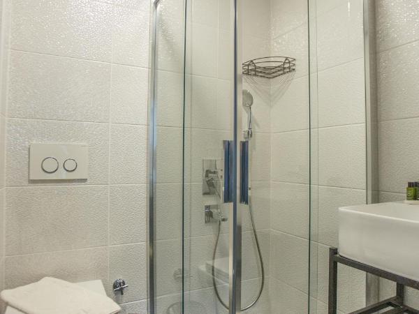 Istanbul Old City Colorful Houses Balat PETRION Hotel : photo 1 de la chambre suite junior