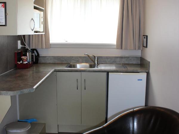 Quality Inn Acapulco Taupo : photo 5 de la chambre studio lit queen-size