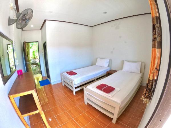 JR&GYM Resort : photo 7 de la chambre chambre double standard avec ventilateur