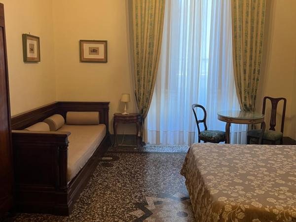 Hotel Villa Liana : photo 7 de la chambre chambre familiale