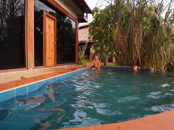 RELAX ECO Life Center - Khao lak : photo 2 de la chambre chambre double - vue sur piscine