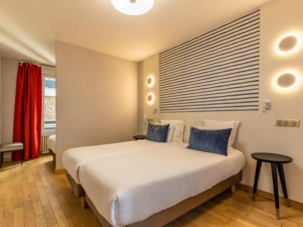 Hotel Kyriad Saint Malo Centre Plage : photo 6 de la chambre chambre triple avec terrasse - sans vue sur mer