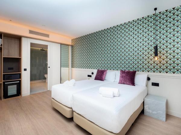 ARCELON HOTEL - New from 2023 : photo 1 de la chambre chambre triple standard