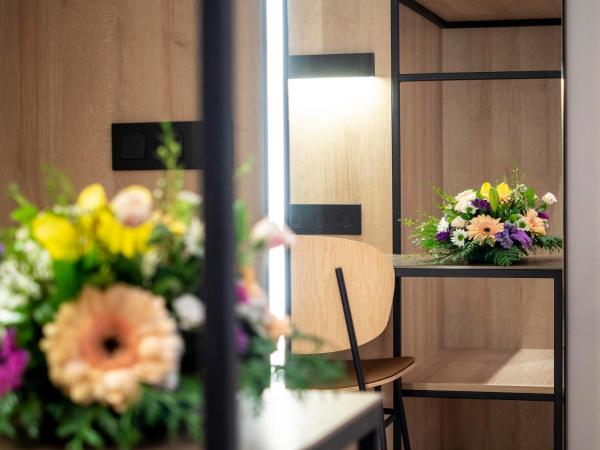 ARCELON HOTEL - New from 2023 : photo 4 de la chambre chambre double ou lits jumeaux