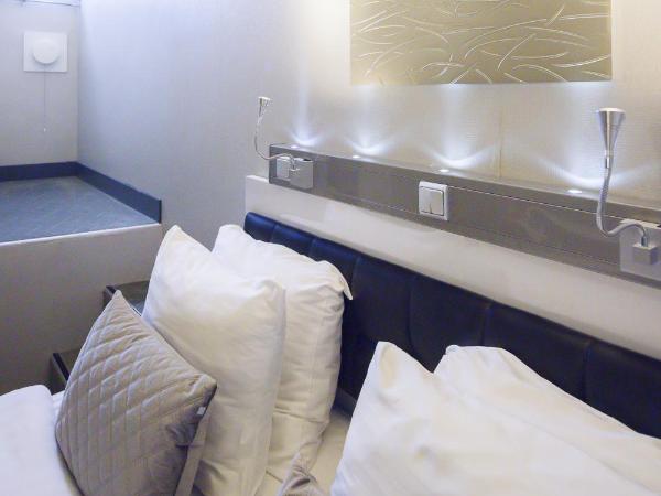 Hotel CC : photo 10 de la chambre chambre double souterraine sans vue