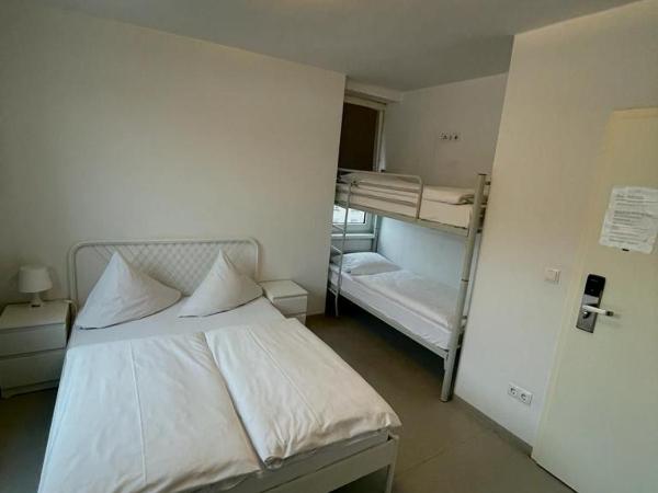 RixHouse Hostel : photo 8 de la chambre chambre familiale avec salle de bains privative