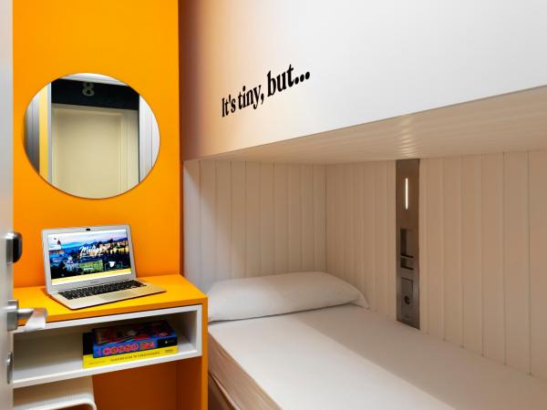 COEO Pod Hostel - Part of COEO Experience : photo 2 de la chambre capsule simple niveau inférieur