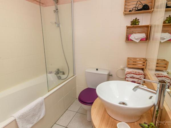 Les Chambres d'Aurore : photo 4 de la chambre chambre double standard avec 2 lits doubles