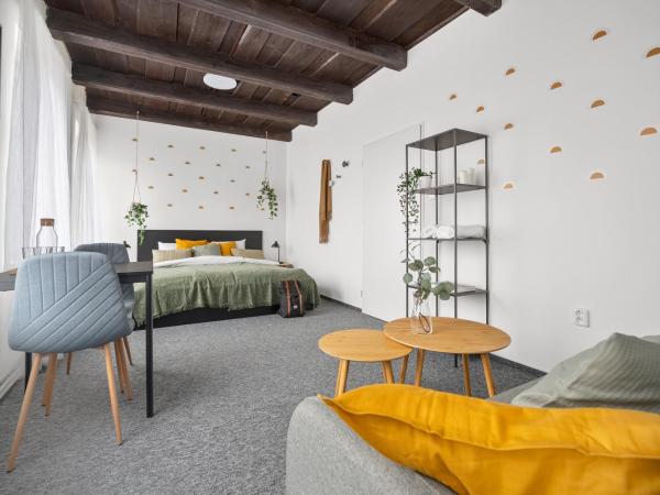 Penzion Village Peace #29 by Goodnite cz - U Libušky : photo 4 de la chambre chambre double avec lit d'appoint