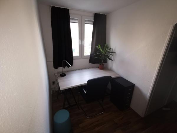 Eva's Hostel - Self Check-In & Only Private Rooms : photo 2 de la chambre suite 1 chambre