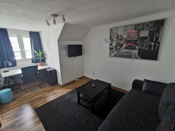 Eva's Hostel - Self Check-In & Only Private Rooms : photo 1 de la chambre suite 1 chambre