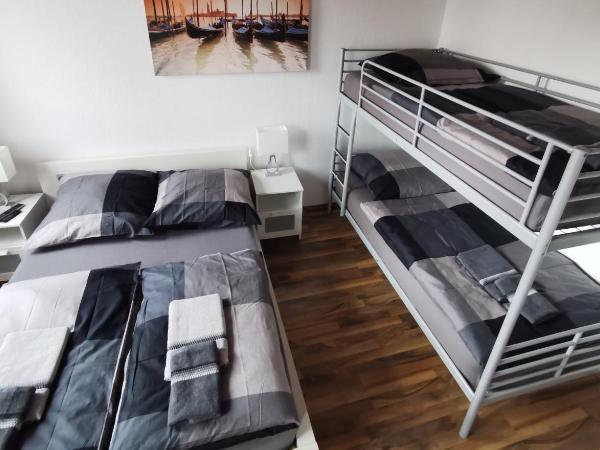 Eva's Hostel - Self Check-In & Only Private Rooms : photo 2 de la chambre chambre familiale