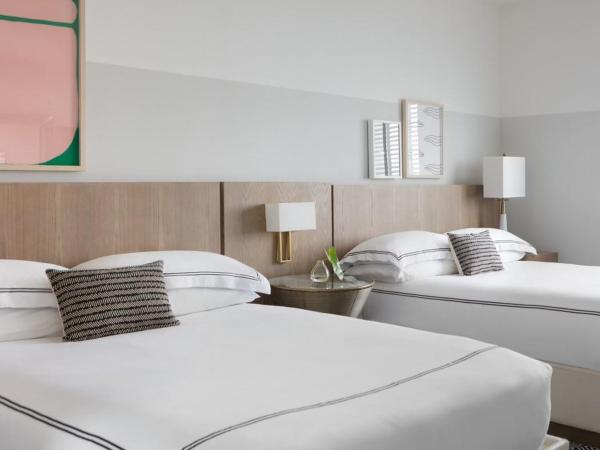 Kimpton Surfcomber Hotel, an IHG Hotel : photo 1 de la chambre chambre double avec 2 lits doubles