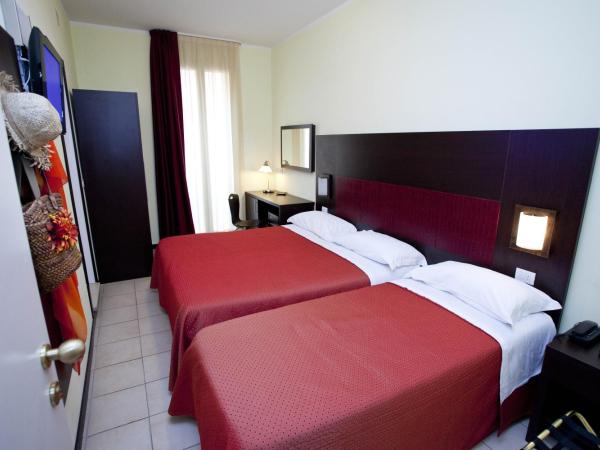 Hotel Alibi : photo 4 de la chambre chambre triple