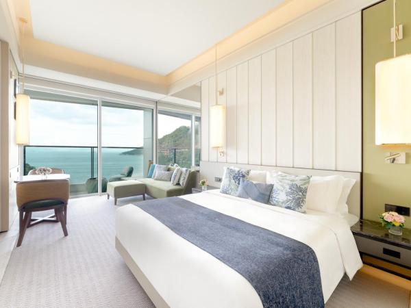 The Fullerton Ocean Park Hotel Hong Kong : photo 3 de la chambre balcony oceanfront room with king bed