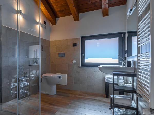 Hotel Mon Émile : photo 3 de la chambre chambre double - accessible aux personnes à mobilité réduite