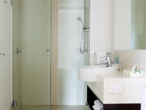 Cairns Private Apartments : photo 1 de la chambre appartement 1 chambre avec vue sur le port