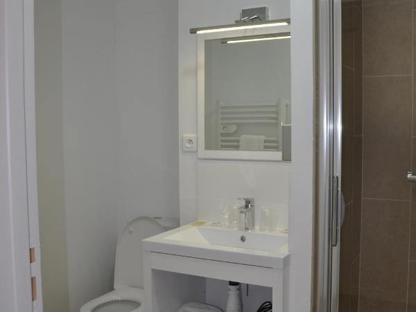 Hotel Foch Nancy Gare : photo 4 de la chambre chambre privilège (1-2 personnes)