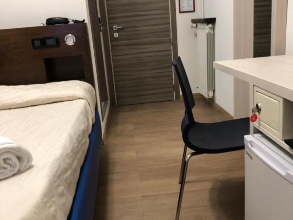 Hotel Cairoli : photo 5 de la chambre chambre double confort