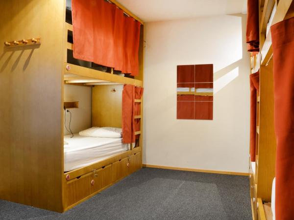 Peach Hostel & Suites : photo 2 de la chambre lit dans dortoir de 8 lits