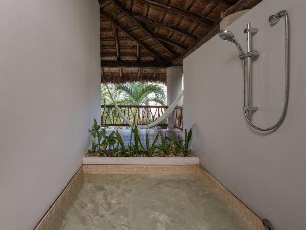 Ana y Jose Hotel & Beach Club Tulum : photo 9 de la chambre chambre double deluxe - vue sur mer