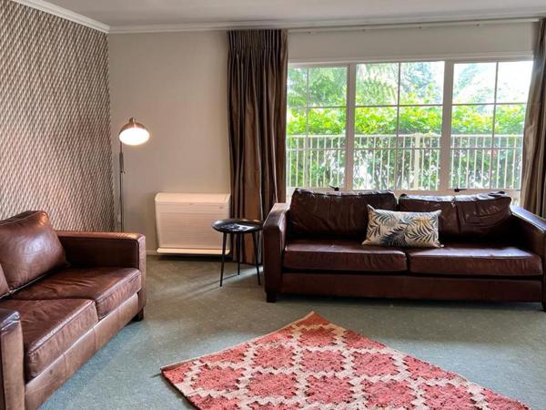 Silver Fern Rotorua Suites & Spa : photo 1 de la chambre suite familiale avec balcon