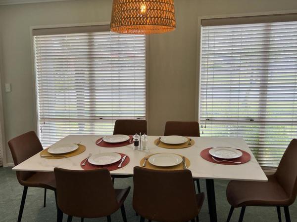 Silver Fern Rotorua Suites & Spa : photo 4 de la chambre suite familiale avec balcon