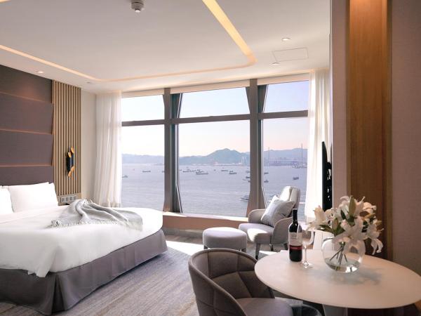 One-Eight-One Hotel & Serviced Residences : photo 3 de la chambre chambre lit king-size upper harbour