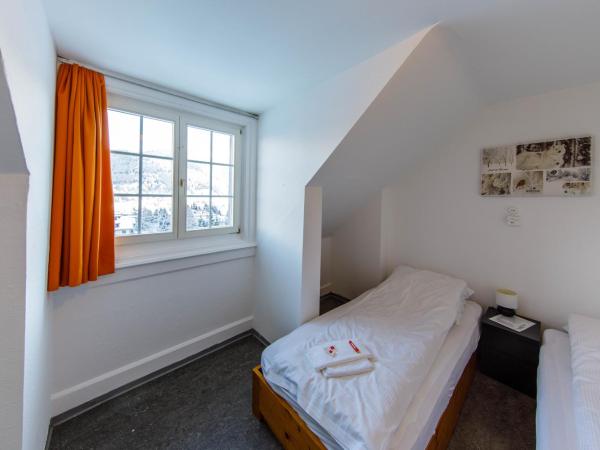 Zentrum Haus Davos : photo 9 de la chambre chambre double avec salle de bains commune