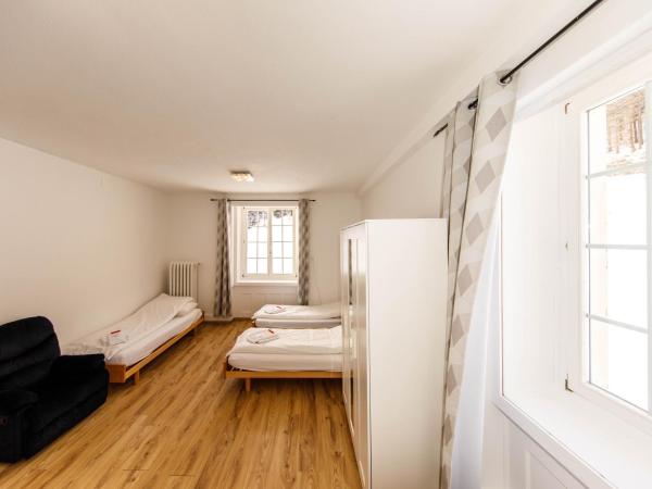 Zentrum Haus Davos : photo 3 de la chambre chambre familiale avec salle de bains