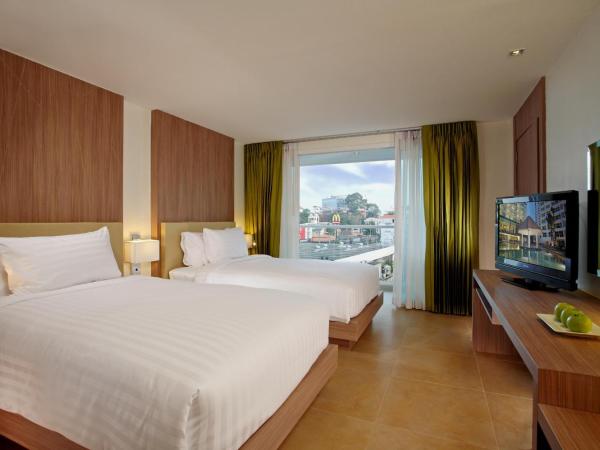 Centara Pattaya Hotel : photo 1 de la chambre hébergement lits jumeaux deluxe 