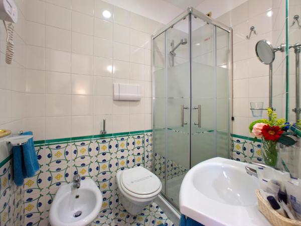 Hotel Del Mare : photo 4 de la chambre chambre quadruple