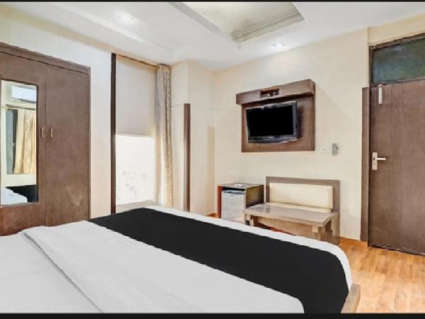 Om Sai Nath Hotel & Restaurant By WB Inn : photo 1 de la chambre chambre double deluxe (2 adultes + 1 enfant)