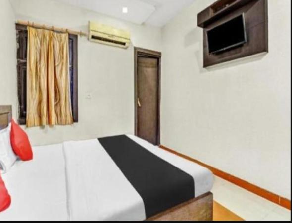 Om Sai Nath Hotel & Restaurant By WB Inn : photo 4 de la chambre chambre double standard