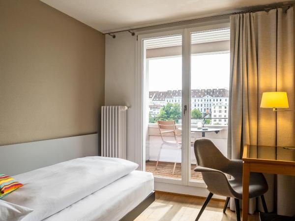 Krafft Basel : photo 1 de la chambre chambre simple avec balcon