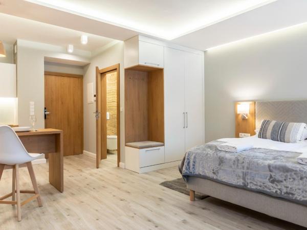 Royal Hill Residence : photo 10 de la chambre studio avec balcon