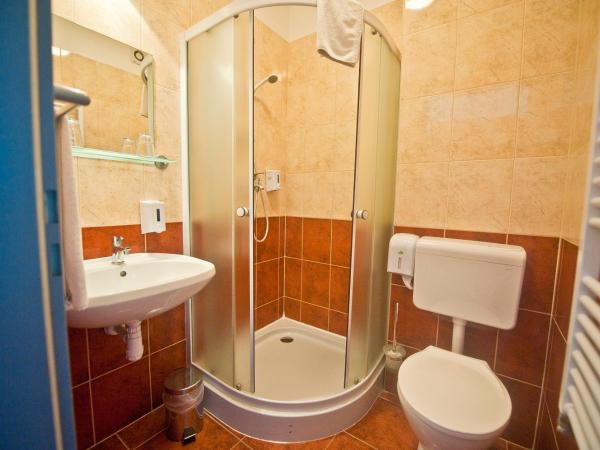 Canada Hotel Budapest : photo 1 de la chambre appartement