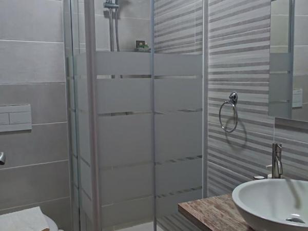 SQUARE HOTEL : photo 6 de la chambre petite chambre simple