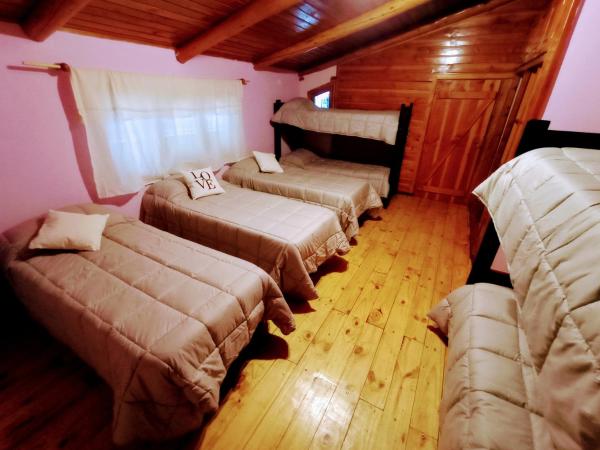 Cuatro Cerros Hostel : photo 2 de la chambre lit simple dans dortoir mixte