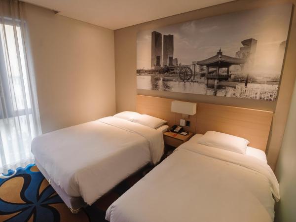 Travelodge Myeongdong Euljiro : photo 4 de la chambre chambre triple amis et famille