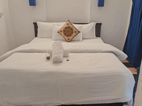 Dylan Cafe And Guest House : photo 2 de la chambre chambre double deluxe