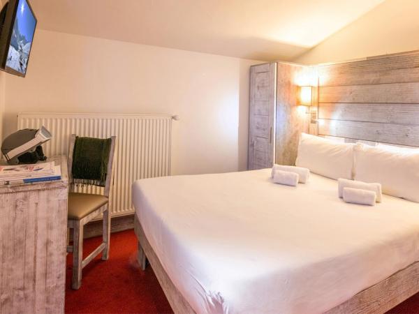 Hôtel L'Aiguille Percée : photo 1 de la chambre chambre double