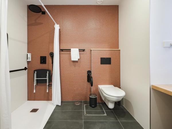 Vallecas Suites by Olala Homes : photo 8 de la chambre chambre double - accessible aux personnes à mobilité réduite 
